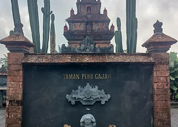 Puri Gajah And Habitación en casa particular *
