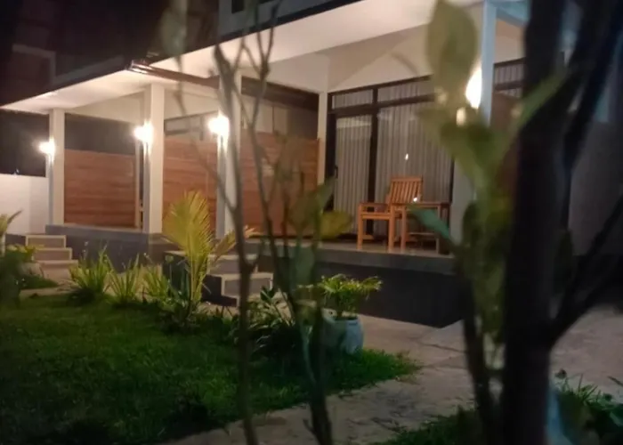 Puri Gajah And Munduk